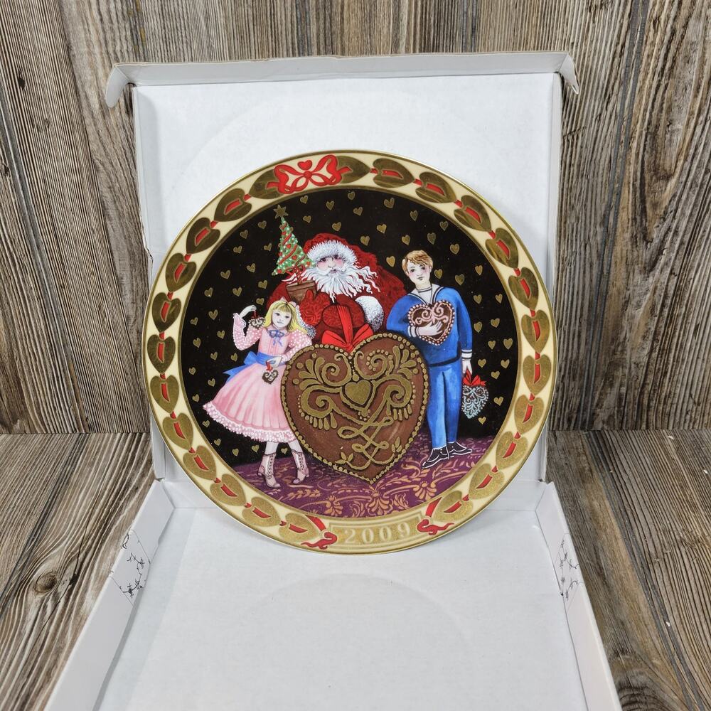 Royal Copenhagen 2009 Hearts of Christmas Plate Hearts of Honey Collectible